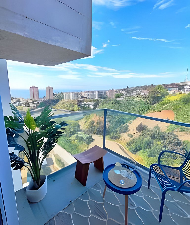Terraza con vista mar y montaña