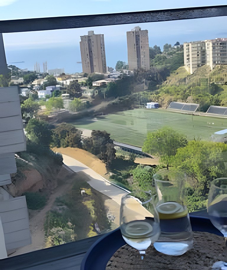 Terraza con vista mar y montaña