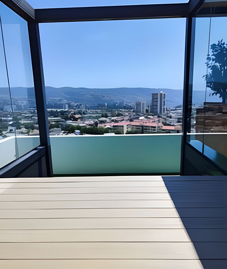 Terraza con vista mar y montaña