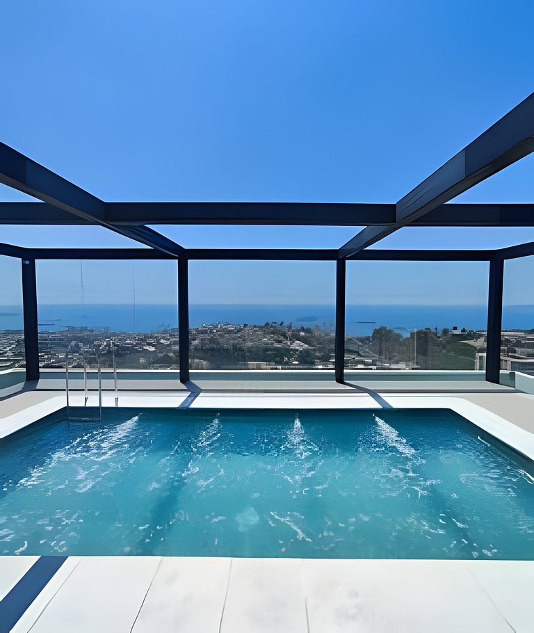Terraza con vista mar y montaña