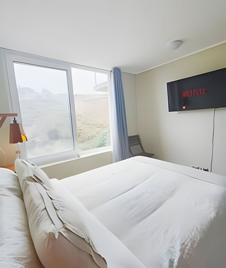 402, Estudio moderno con azotea y vista al mar