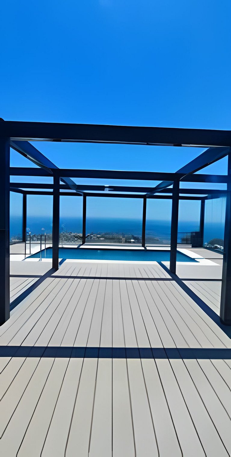 402, Estudio moderno con azotea y vista al mar