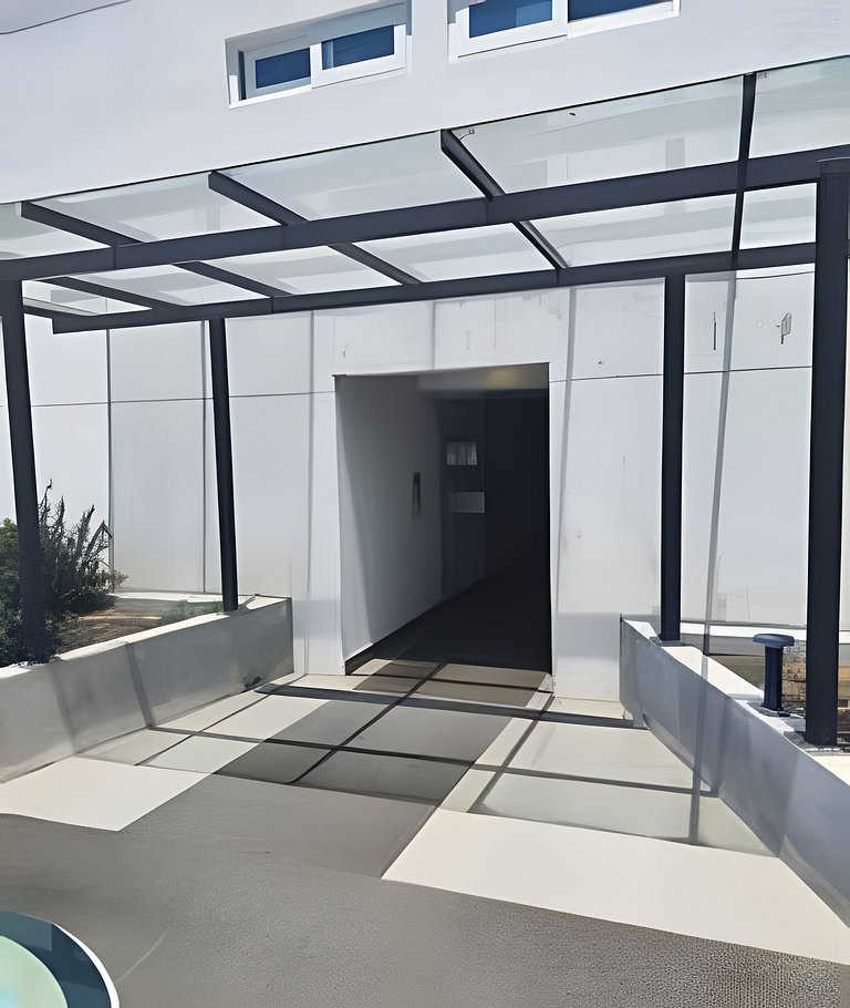 123,Estudio XL con Terraza y Vista
